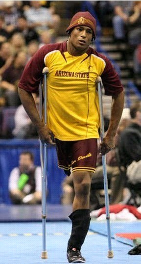 組圖:摔跤場奇跡 獨腿少年36戰全勝稱霸美國