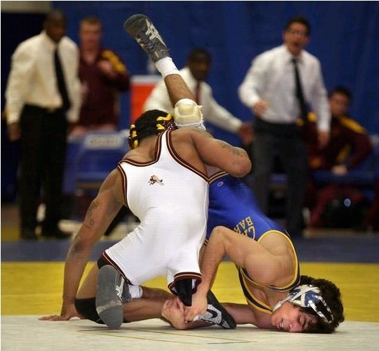 組圖:摔跤場奇跡 獨腿少年36戰全勝稱霸美國