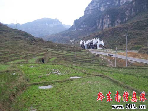 ��a4�f���ؾ�ʯ΢�ۼӹ��Ŀ����Sƽ�ذ����D��