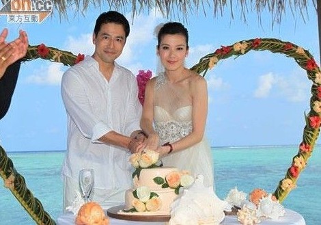 林熙蕾婚禮現場曝光 戴鉆戒高喊很幸福(圖)