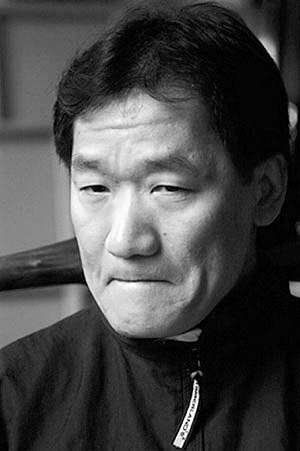 謝東三度吸毒被拘面臨強(qiáng)制戒毒 稱(chēng)復(fù)吸為找靈感