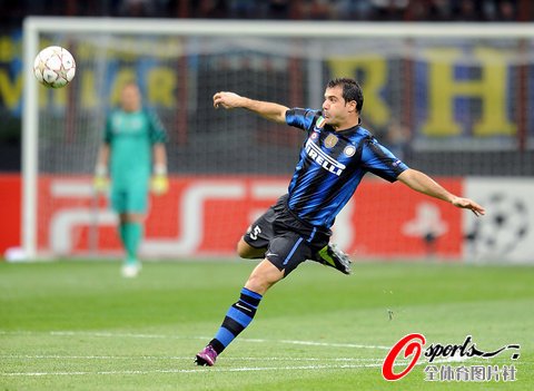 歐冠-沙爾克5-2客場屠國米 勞爾71球超因扎吉