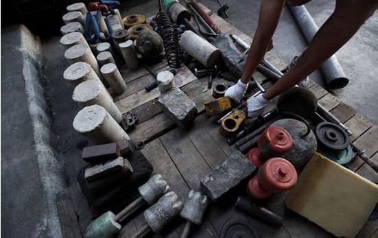 組圖:巴西貧民窟拳手訓練曝光 廢冰箱成道具