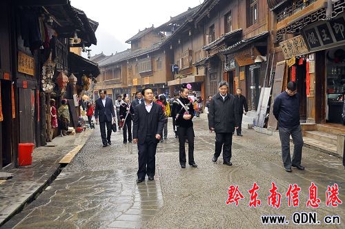 人民日報社采訪團一行到西江參觀考察(組圖)