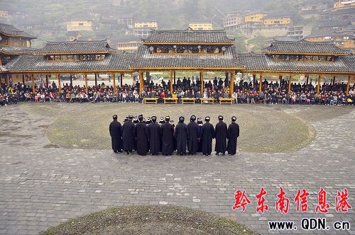 人民日報社采訪團一行到西江參觀考察(組圖)