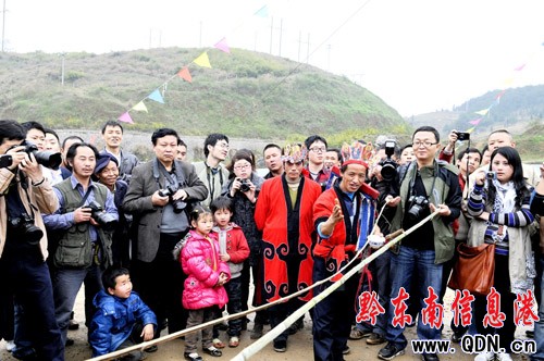 ˼�݃��򃮼� ������Ů��ʣ��D��