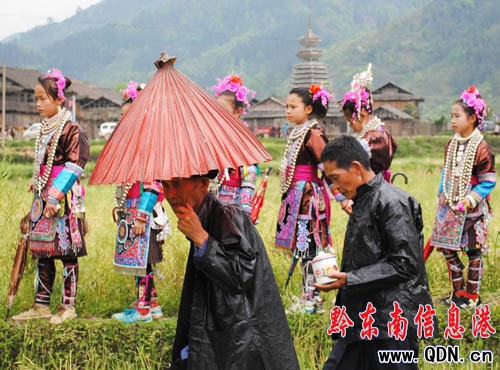 �ߣ�һ��ȥ��ƽ���l(xi��ng)��ˤ�ӣ����M�D��