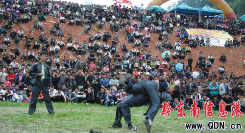 �ߣ�һ��ȥ��ƽ���l(xi��ng)��ˤ�ӣ����M�D��