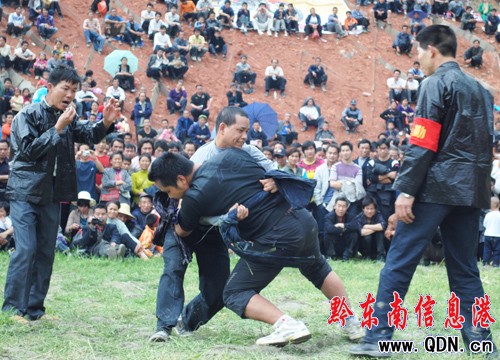 �ߣ�һ��ȥ��ƽ���l(xi��ng)��ˤ�ӣ����M�D��