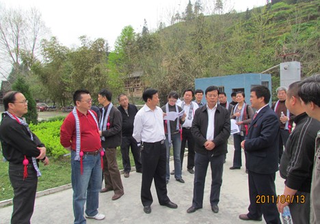 省政協(xié)副主席孔令中深入栽麻鄉(xiāng)實地調(diào)研(圖)