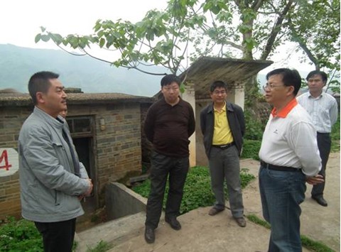 �����L����µ��Ž��{�У��D��