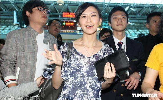 組圖:孫燕姿離臺返新加坡 確定將于母親節完婚