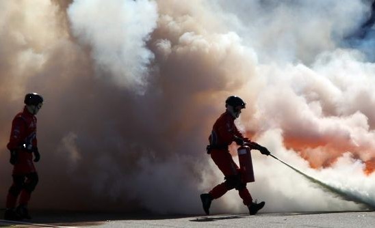 組圖:V8超級賽慘烈事故 賽車相撞起火被焚燒