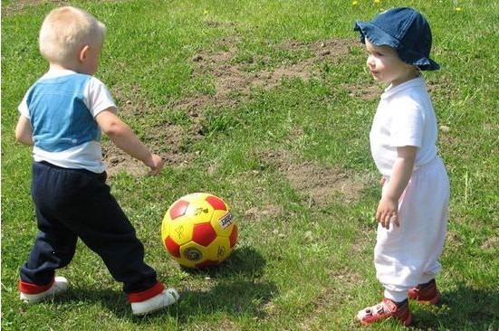 1歲半足球天才簽約俱樂部 成世界最小球員(圖)