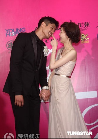 組圖:范瑋琪黑人今日大婚 二人當眾熱吻秀恩愛