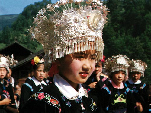 �������