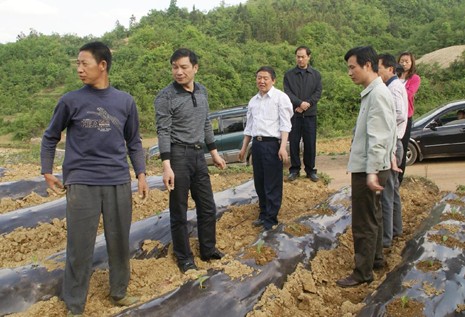 �ݟ��ݾ�(��˾)�o�����Ů�(d��ng)ǰ�����������Թ���