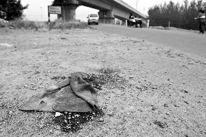 北京一小公共剎車失靈 一女子跳車被拖行致死