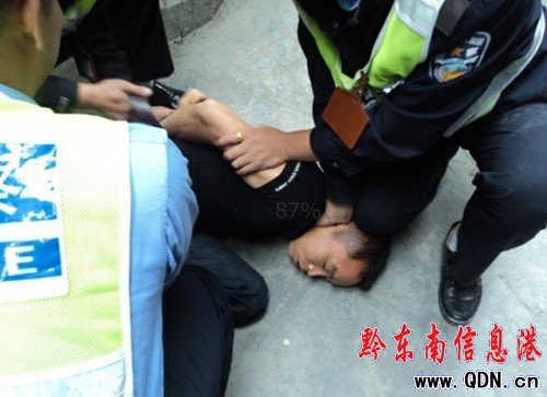 天柱“兩牢”人員手癢作案 五位民警現場擒獲