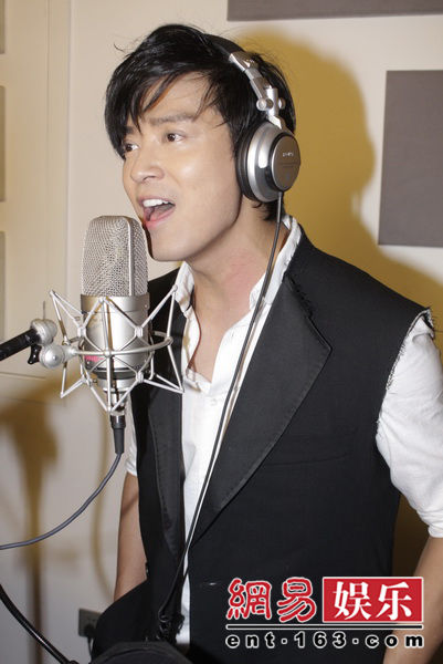 陳曉東獻(xiàn)聲《開心大冒險》 聞張柏芝摔話筒走人