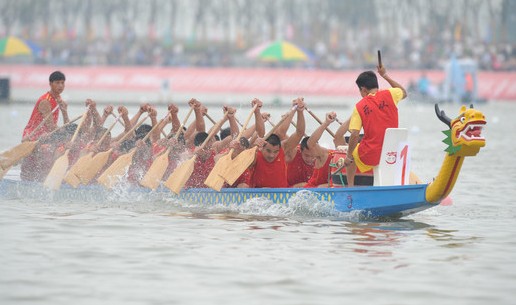 ���A���۴�ِ�³�վ��Ļ С�����3000�׊Z��