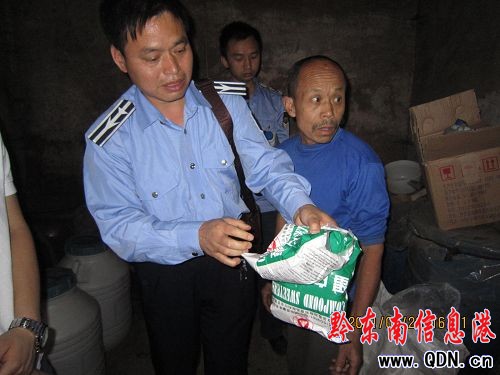 20家米酒小作坊非法添加糖精鈉被從嚴(yán)查處(圖)