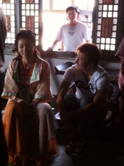 ۬��̽��ǰŮ�ѱ����M�S���T ����o�X(�D)