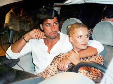 ���R�F���������ع� �^�GŮ���㱪�y�b