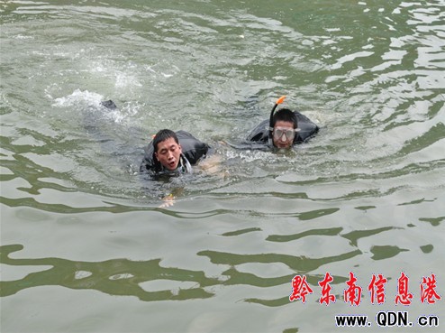 男子游泳不幸溺水 臺江消防“蛙人”成功打撈