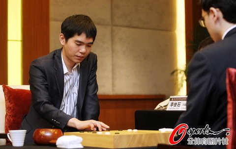 ���m��-�x���x������� ����ʯ�Qِ����һ��