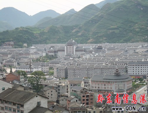 劍河新縣城白天美如畫 夜晚似迷宮(組圖)