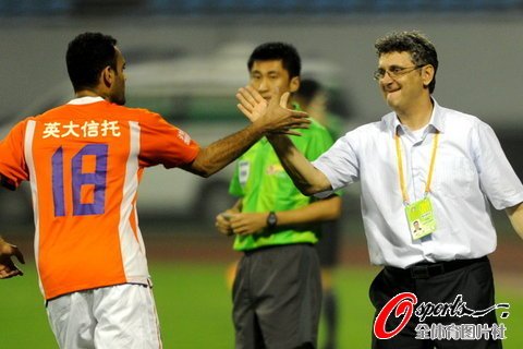 山東2-0深圳2連勝 安塔爾破門奧比納補(bǔ)時(shí)建功