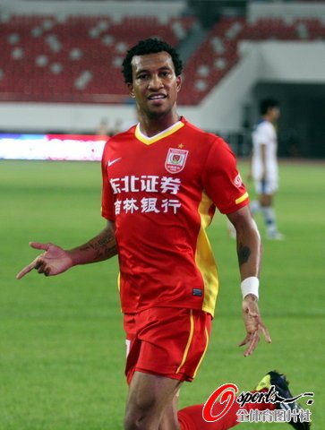 長春2-1深圳迎客場三連勝 多利梅開二度絕殺