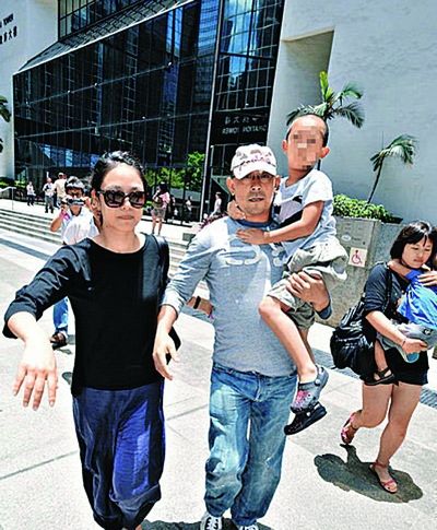 姜文公司回應(yīng)打記者說:為保護(hù)孩子推阻鏡頭