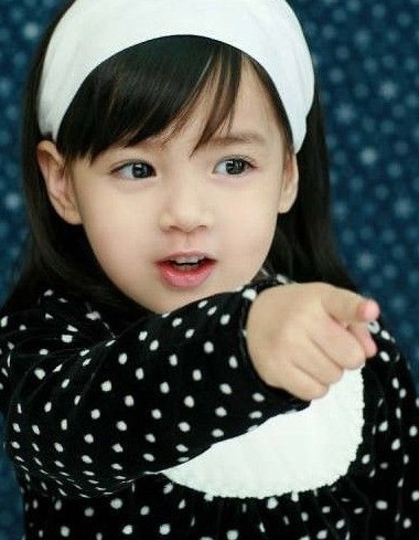 混血蘿莉金秀貞萌照曝光 被稱小金泰熙(組圖)