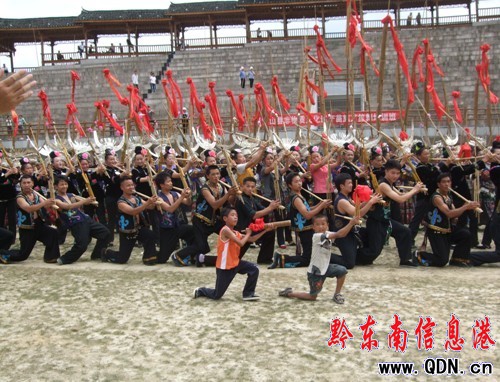 ��ɽ�h200�������r������\�����D��