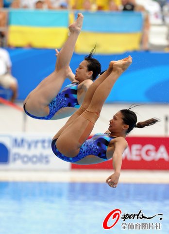 吳敏霞/何姿完美摘首金 女雙3米板豪取6連冠