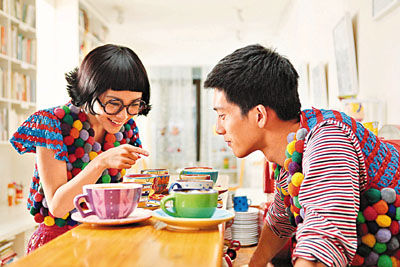 Angelababy新片變身女招待 發(fā)宣言稱敢愛敢恨