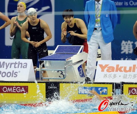 Ů4x100�ԣ����m��������ժ�� �Ї���4��ʧ��