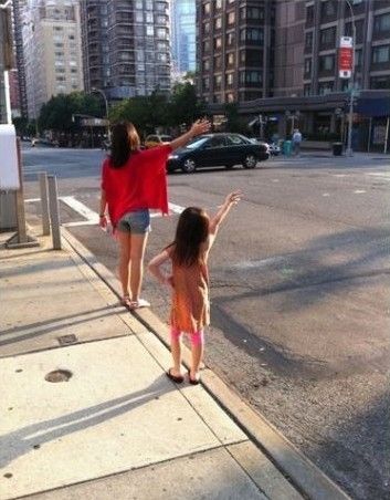 王菲感嘆兩女兒長大:會打車會打醬油(圖)