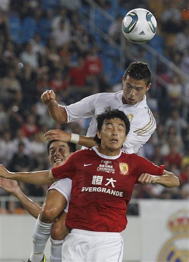 友誼賽-皇馬7-1勝廣州恒大 C羅入球卡卡登場