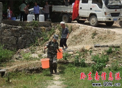 臺江消防民兵突擊隊(duì)積極為旱災(zāi)村民解渴