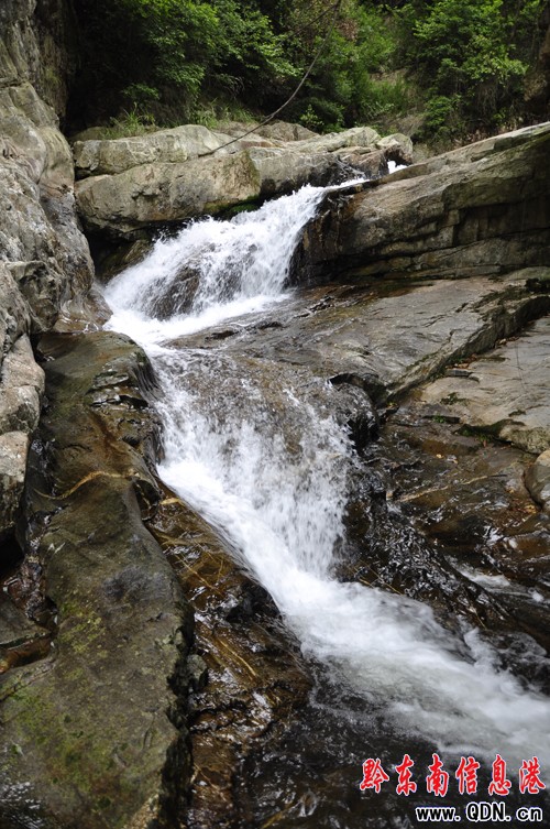 百雞山瀑布群景區(qū)于今日對(duì)外開(kāi)放(圖)