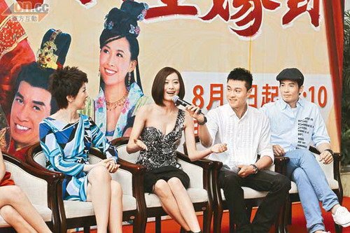 陳法拉“峰”殺佘詩曼 笑稱不敢搶一姐地位(圖)