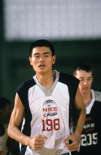 神醫詳解姚明退役根源:少年時代埋下最大禍根