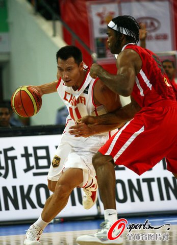 斯杯男籃遭安哥拉11分逆轉 易建聯兩雙難救主