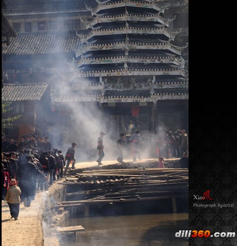 Ԋ��ǭ�|�ϣ�һ��ɽˮһ���ˣ��M�D��