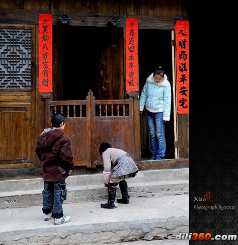 Ԋ��ǭ�|�ϣ�һ��ɽˮһ���ˣ��M�D��