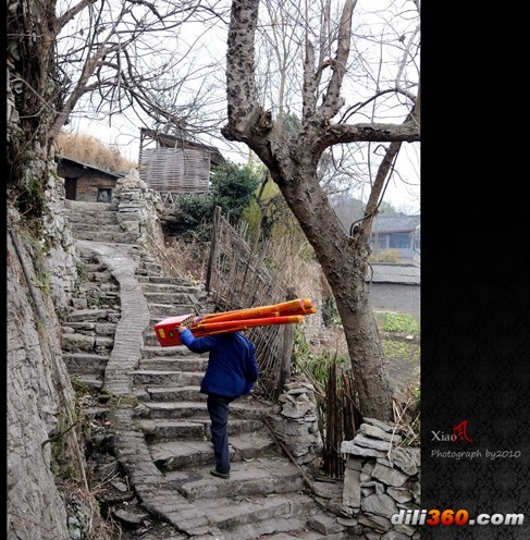 Ԋ��ǭ�|�ϣ�һ��ɽˮһ���ˣ��M�D��