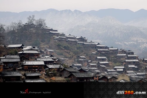 Ԋ��ǭ�|�ϣ�һ��ɽˮһ���ˣ��M�D��